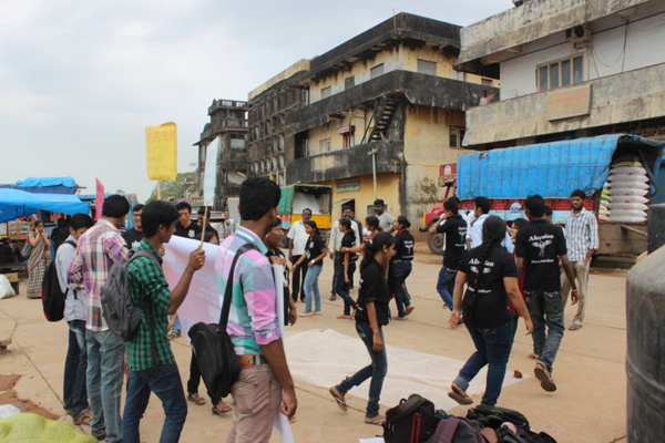 Aloysius students present street play on Dengue at Bengre